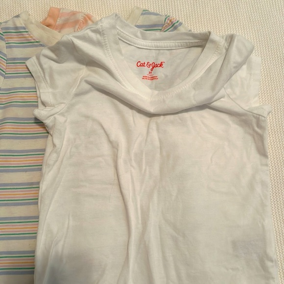 Set of 3 cat & Jack tees size 3 - Picture 3 of 3